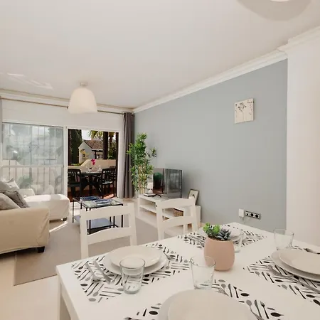 Vacation In The Location, With Terrace And Pool In Center Appartamento *